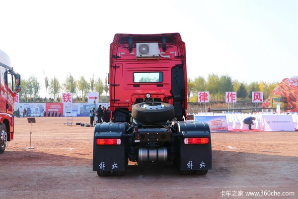 降价促销  长沙解放JH6牵引车优惠0.7万