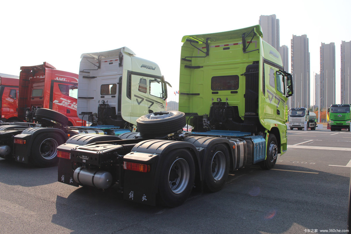 【图】一汽解放 j7重卡 560马力 6x2 牵引车(国六)(后桥提升)(ca4250p