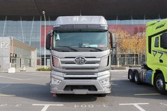 一汽解放 J7重卡 豪华版 550马力 6X4 AMT自动挡牵引车(CA4250P77K25T1E5)