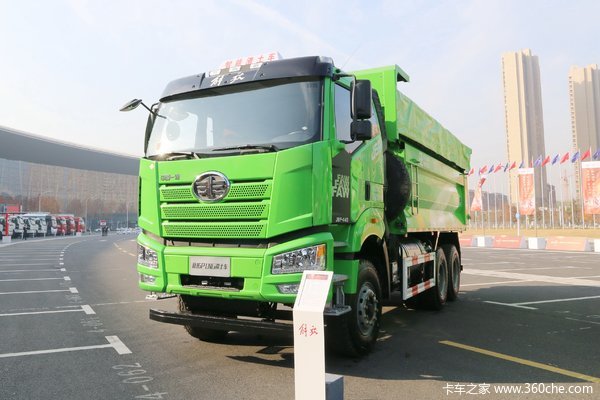 一汽解放 新J6P重卡 440马力 6X4 5.6米LNG渣土自卸车(国六)(CA3250P66M25L1T1E6)