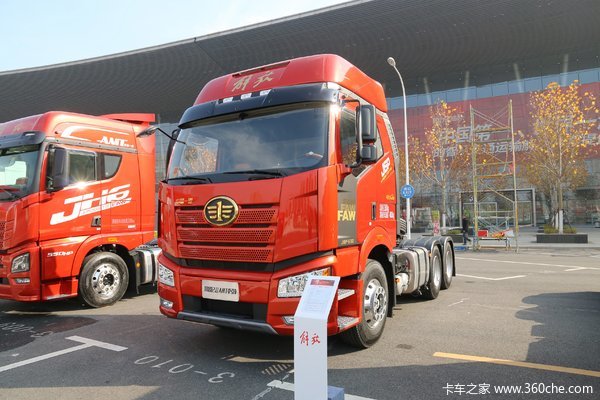 一汽解放 新J6P重卡 2020款 领航版 南方款 550马力 6X4牵引车(CA4250P66K25T1A2E5)