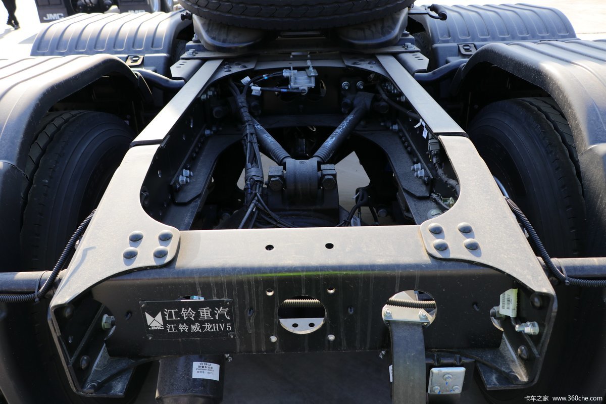 【图】江铃重汽 威龙hv5重卡 460马力 6x4 lng危险品牵引车(国六)