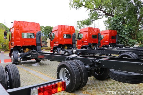 回馈客户  购乘龙H5载货车享0.4万优惠