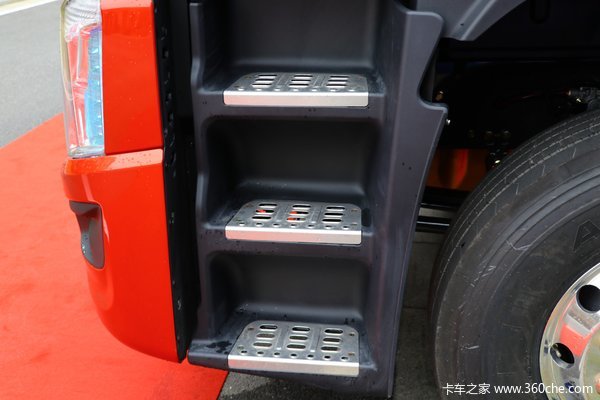 疫情期间特供乘龙H7牵引车仅售39万元起