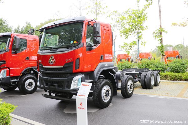 东风柳汽 乘龙H5 300马力 8X4 5.6米自卸车(玉柴)(国六)(LZ3310H5FC1)