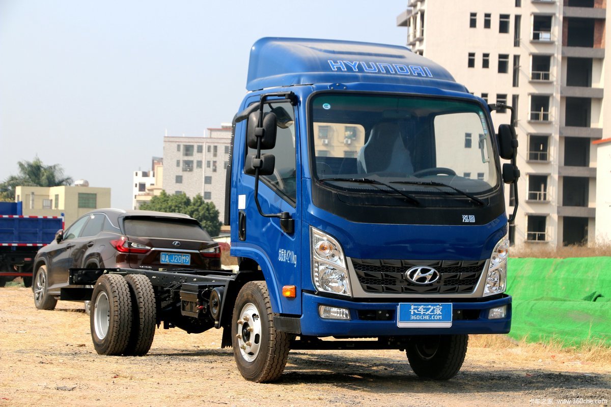 095米单排厢式轻卡(cnj5040xxyedf33v)_实拍图片_887875_卡车之家