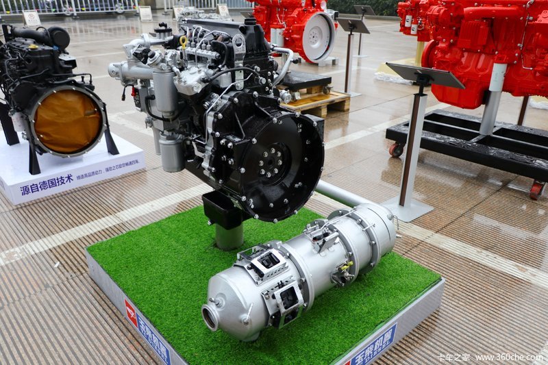 玉柴 ycs04系列 玉柴ycs04200-68 200马力 4.2l 国六 柴油发动机 外观