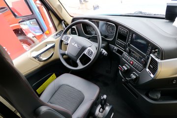 江淮 格尔发v7重卡 560马力 6x4 amt自动挡长头牵引车(国六b)(hfc4253