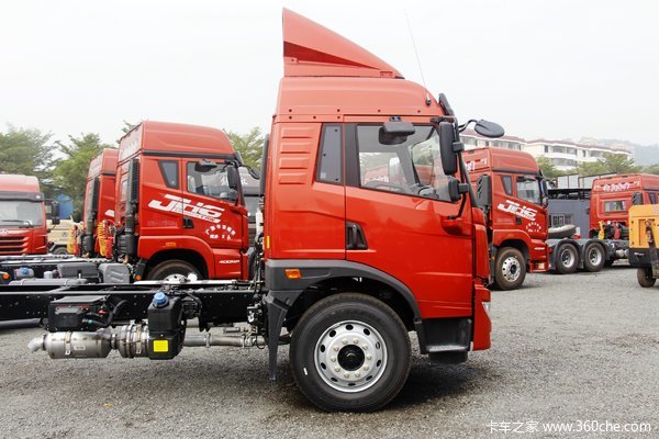 龙v载货车厦门市火热促销中 让利高达0.3万