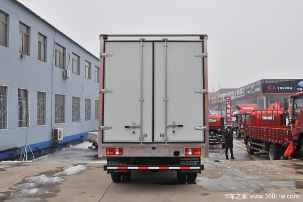 中国重汽HOWO 悍将 110马力 3.85米排半厢式轻卡(ZZ5047XXYC3314E145-1)