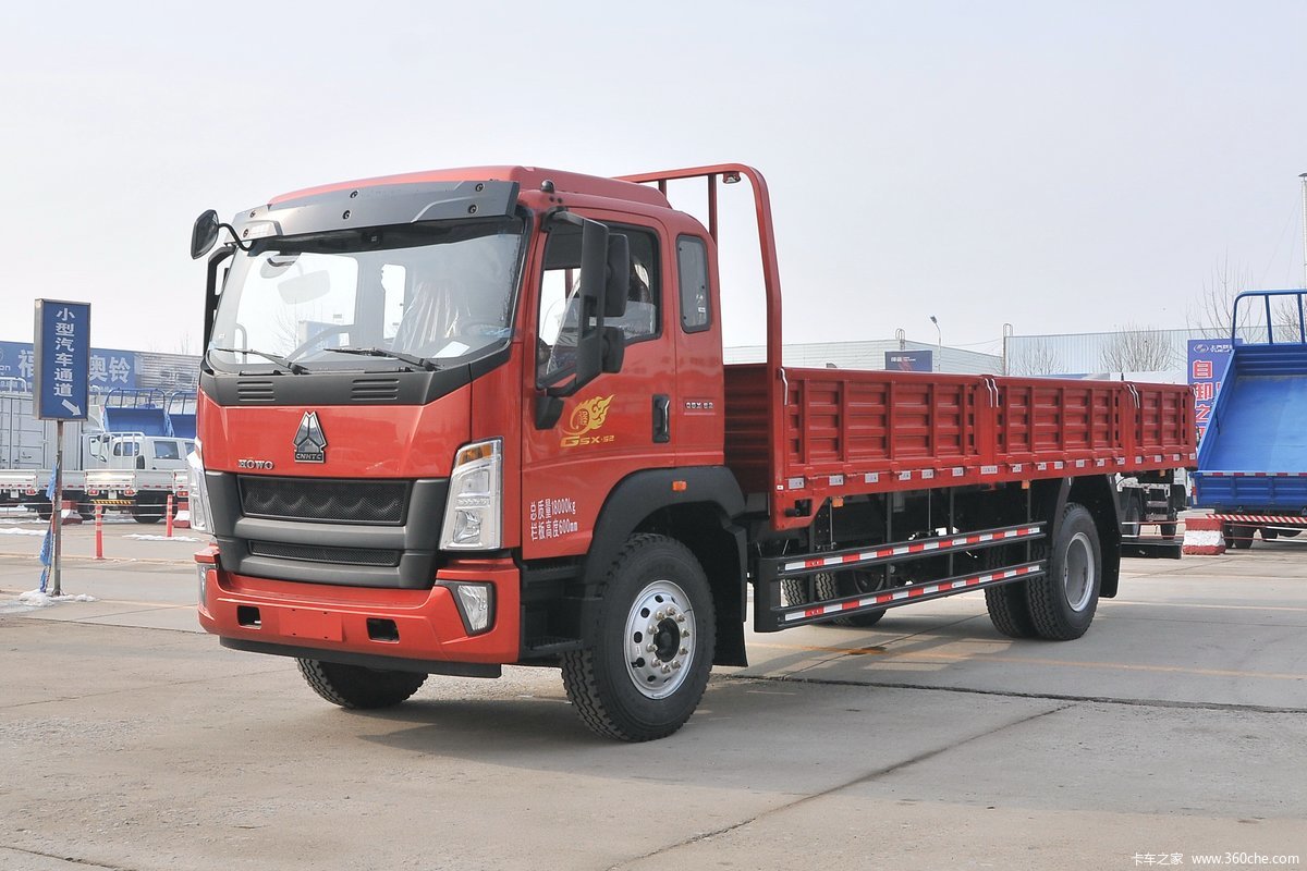 中国重汽HOWO G5X中卡 220马力 4X2 6.75米栏板载货车
