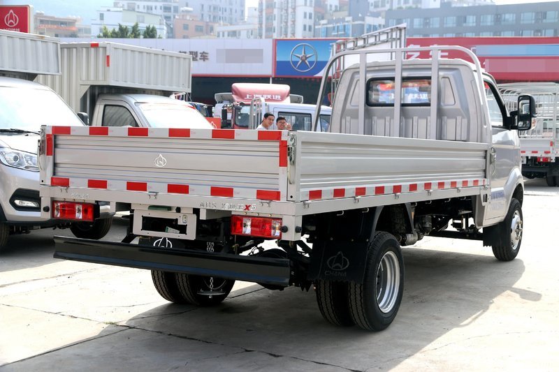 【图】长安跨越王x5 标准版 1.8l 125马力 3.