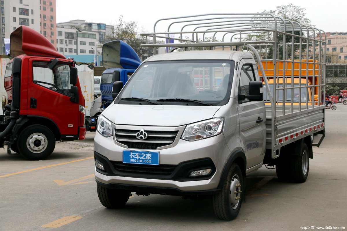长安跨越王X3 舒适版 1.6L 汽油 122马力 3.3米单排仓栅式微卡(国六)