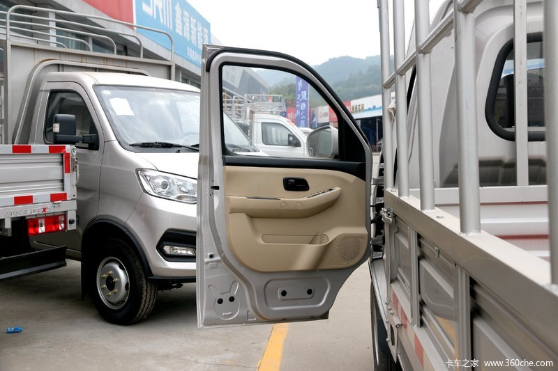 05米单排仓栅式微卡(单后轮)(sc5021ccytmd61)_实拍图片_904224_卡车