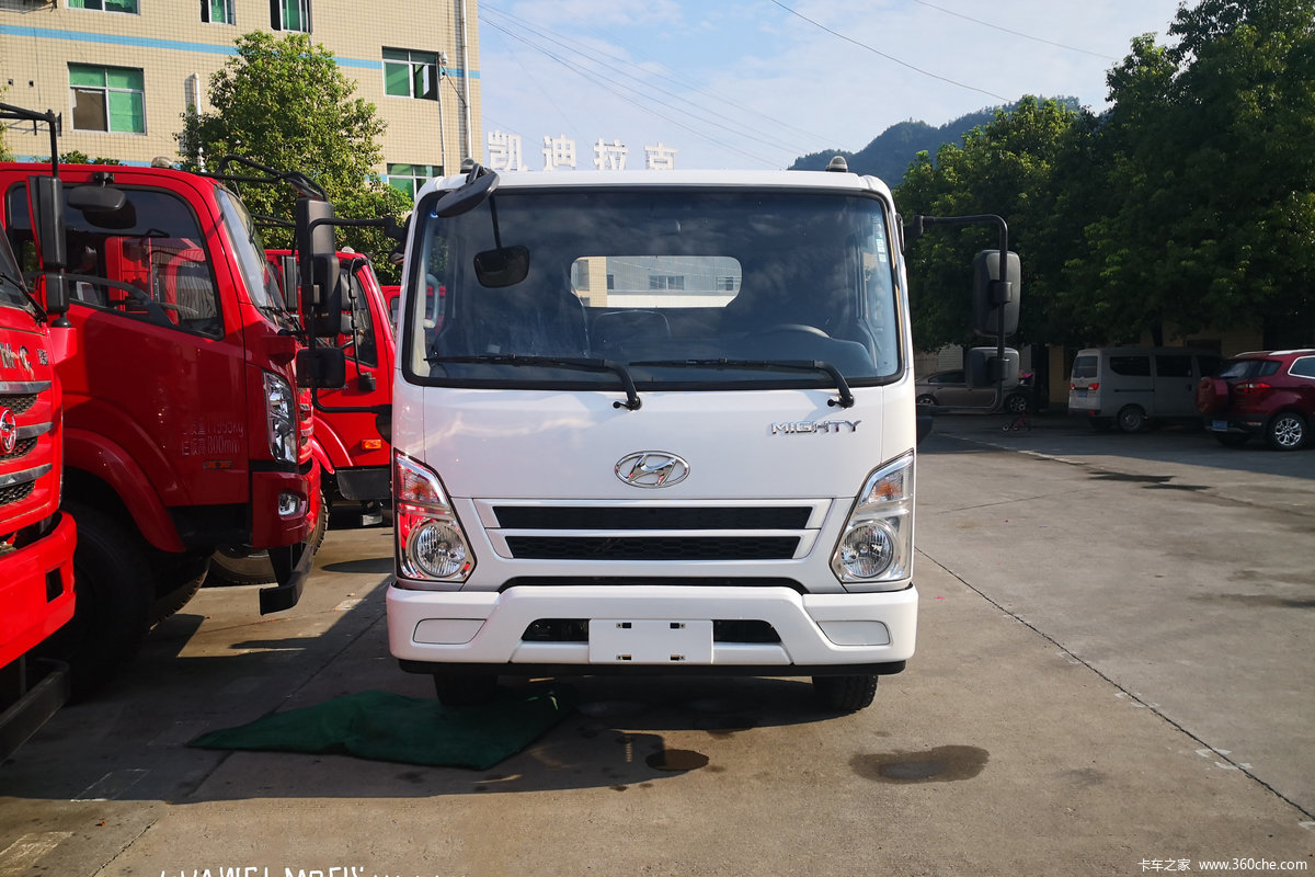 现代商用车(原四川现代) 盛图H5 141马力 4X2 4.07米冷藏车(程力威牌)