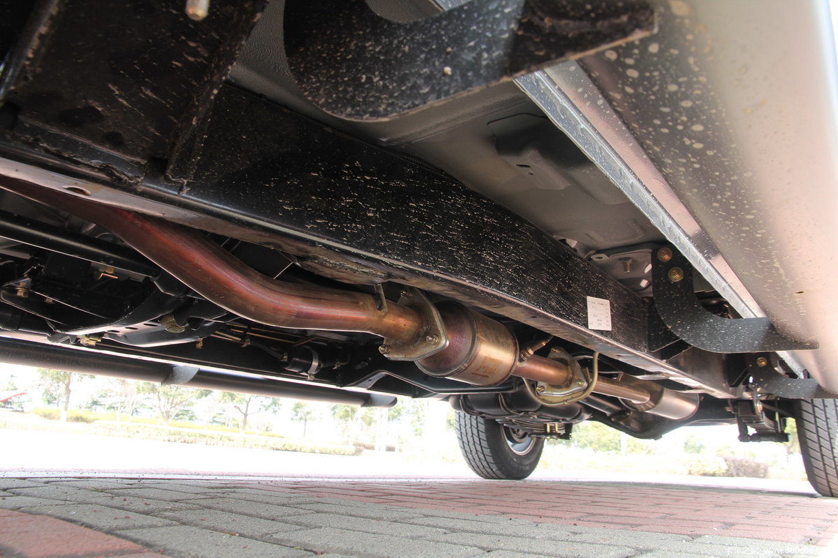 海格汽车 御骏 2012款海格 御骏 103马力 2.2l汽油 大双排皮卡 底盘