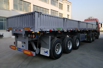 东华13米侧翻自卸车