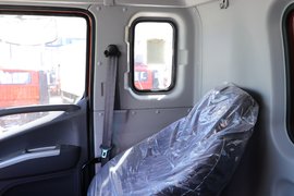 瑞沃ES5 载货车驾驶室                                               图片