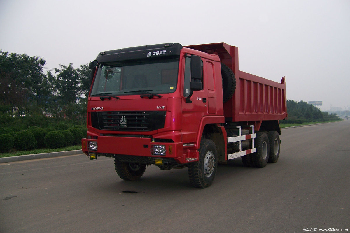 中国重汽 HOWO重卡 300马力 6X6 5.17米自卸车