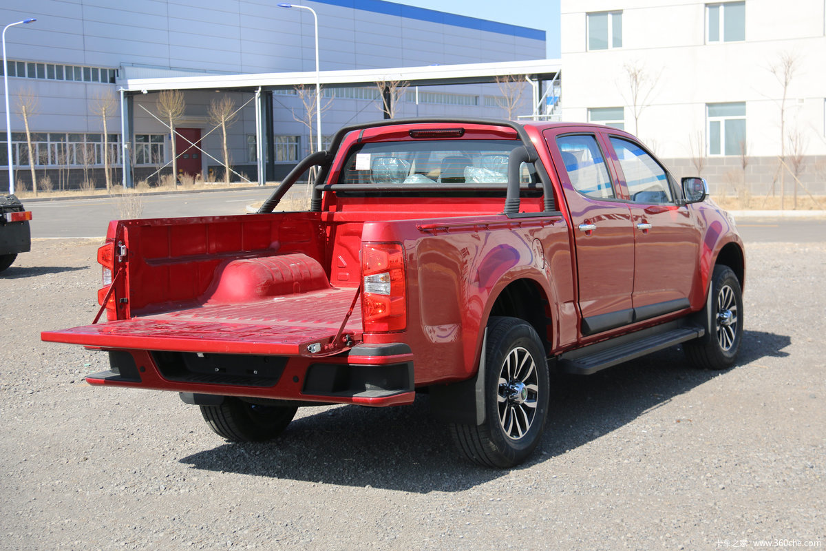 5t柴油 150马力 两驱 短轴双排皮卡_实拍图片_924034_卡车之家