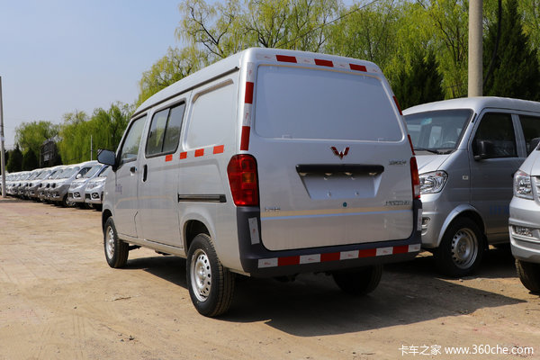 五菱之光封闭货车深圳市火热促销中让利高达02万