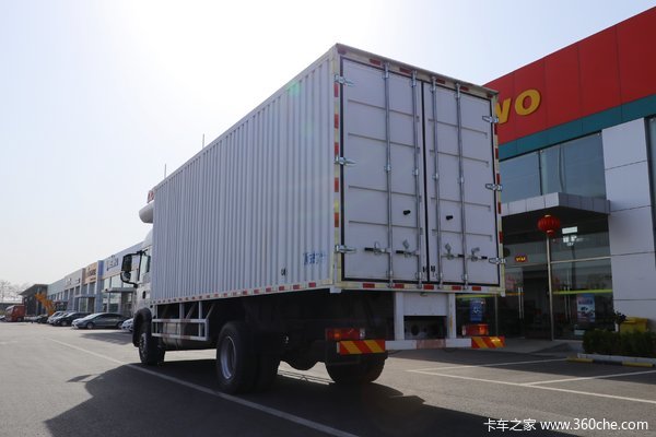 新到 中国重汽国六9.6米 载货车