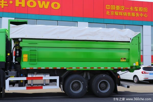 中国重汽 HOWO重卡 440马力 6X4 6.8米自卸车(ZZ