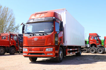 一汽解放 新J6L中卡 180马力 4X2 7.7米厢式载货车(国六)(CA5180XXYP62K1L5E6)