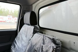 锐航X1 冷藏车驾驶室                                               图片
