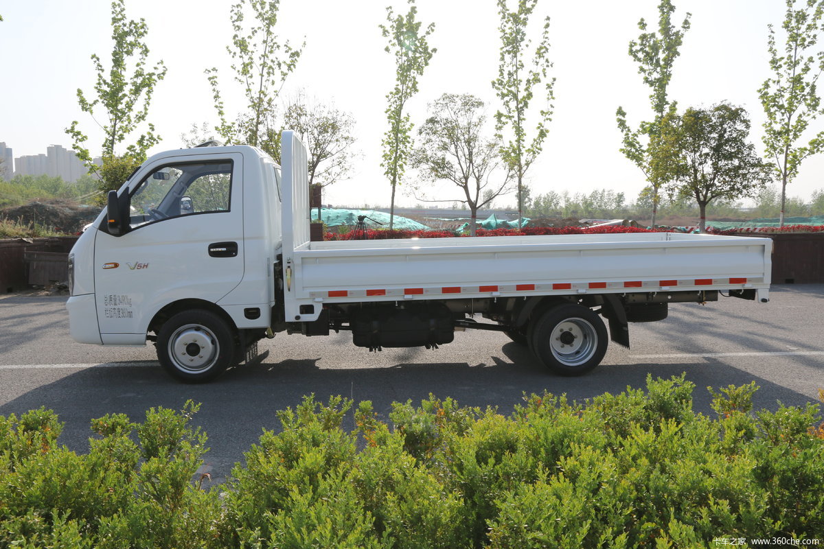 95米单排栏板轻卡(国六)(zb1030vdd2l)>外观> > 唐骏汽车 > 唐骏v5 >
