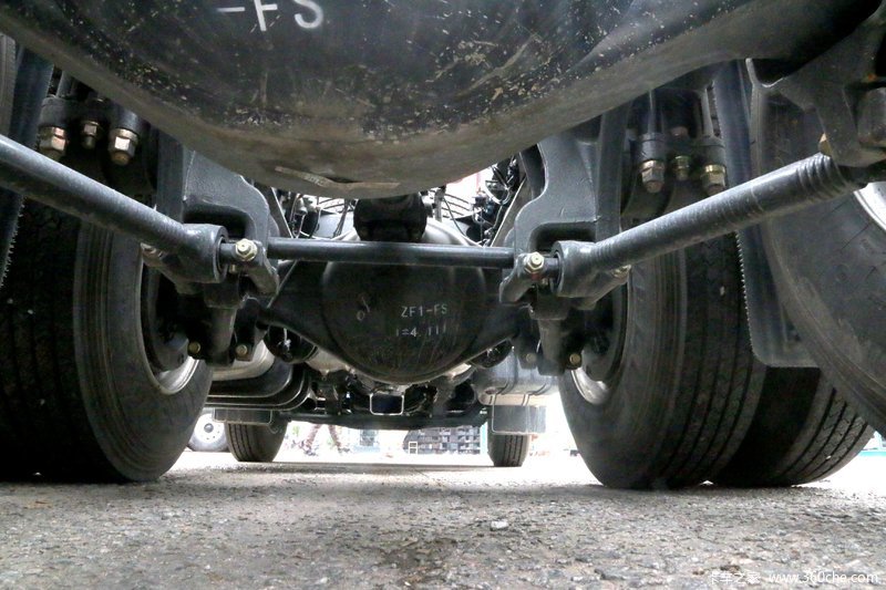 【图】东风柳汽 乘龙h5重卡 430马力 6x4牵引车(轻量化440后桥)(lz4