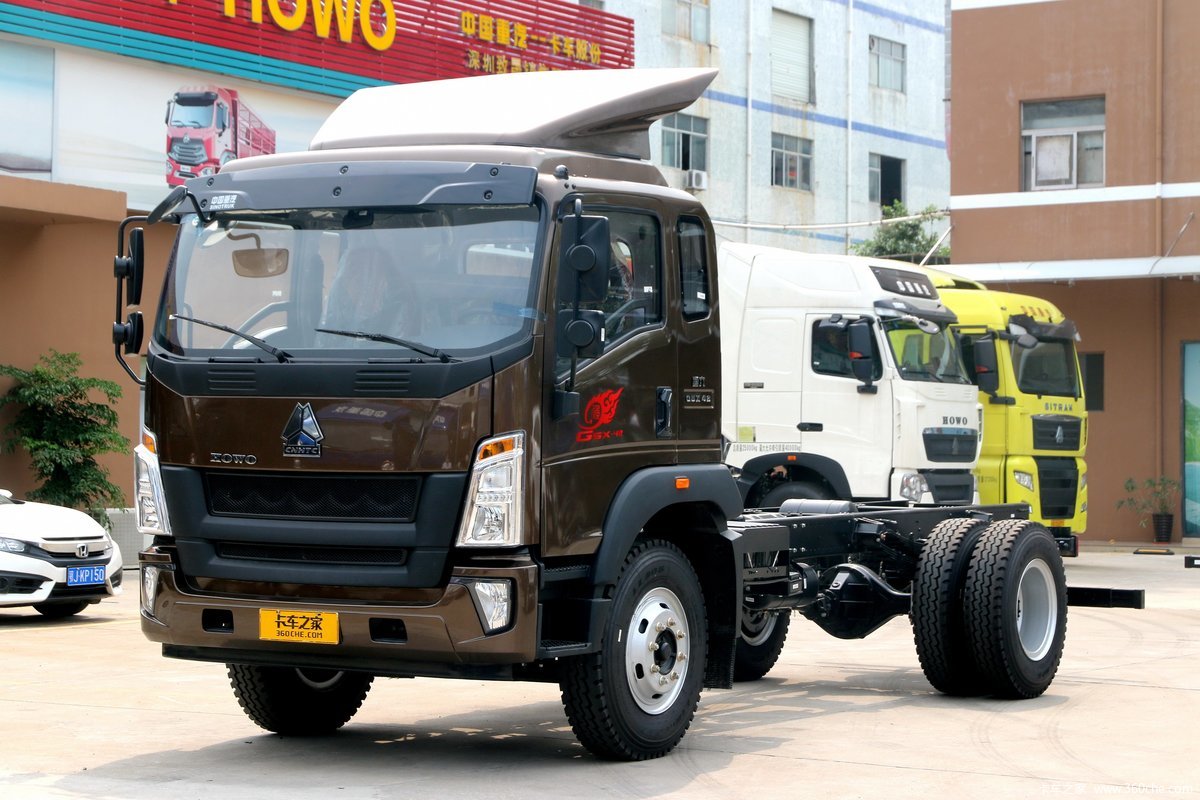 中国重汽HOWO G5X中卡 220马力 5.2米排半栏板载货车