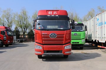 一汽解放 J6P重卡 质惠版 320马力 6X2 8.7米栏板载货车(国六)(平顶)(CA1250P66K1L6T3E6)