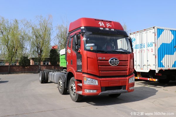 一汽解放 新J6P重卡 领航版 460马力 8X4 9.5米栏板载货车(CA1310P66K24L7T4E5)