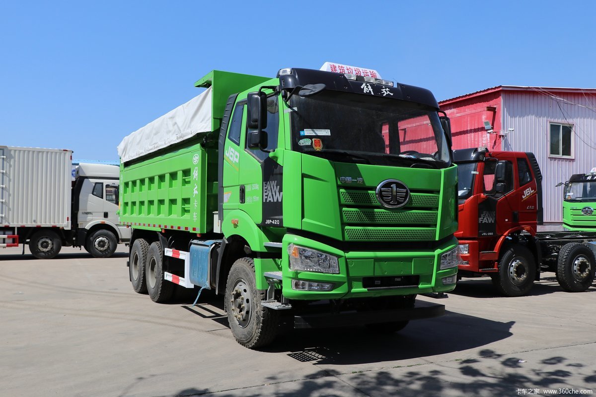 一汽解放 新J6P重卡 420马力 6X4 5.4米自卸车(国六)