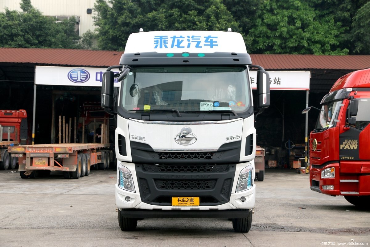 东风柳汽 乘龙H5 240马力 6X2 铝合金运油车(专致牌)