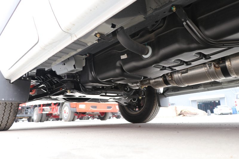 8t柴油 长轴封闭货车 底盘