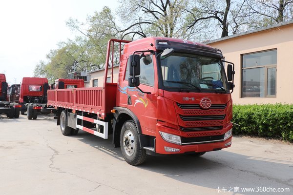 龙V载货车乌鲁木齐市火热促销中 让利高达0.3万