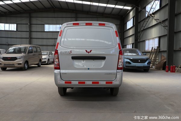 五菱荣光封闭货车深圳市火热促销中让利高达02万