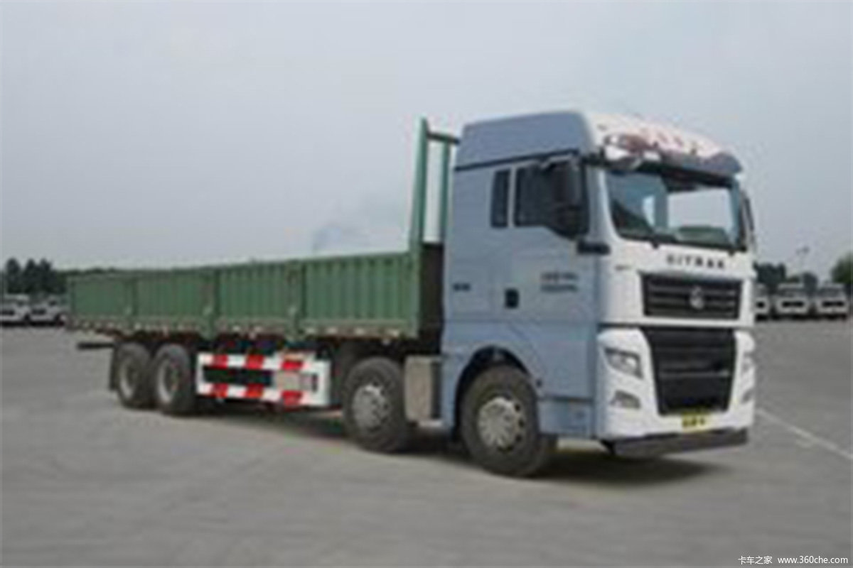 中国重汽 汕德卡SITRAK G7重卡 540马力 8X4 8.6米栏板载货车