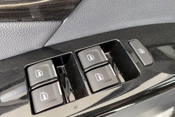 江西五十铃 D-MAX 2019款 舒适型 1.9T柴油 四驱 手动 双排皮卡(国六) 卡车图片