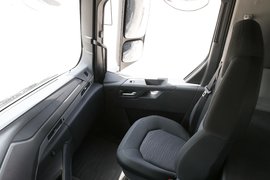 威龙HV5 牵引车驾驶室                                               图片