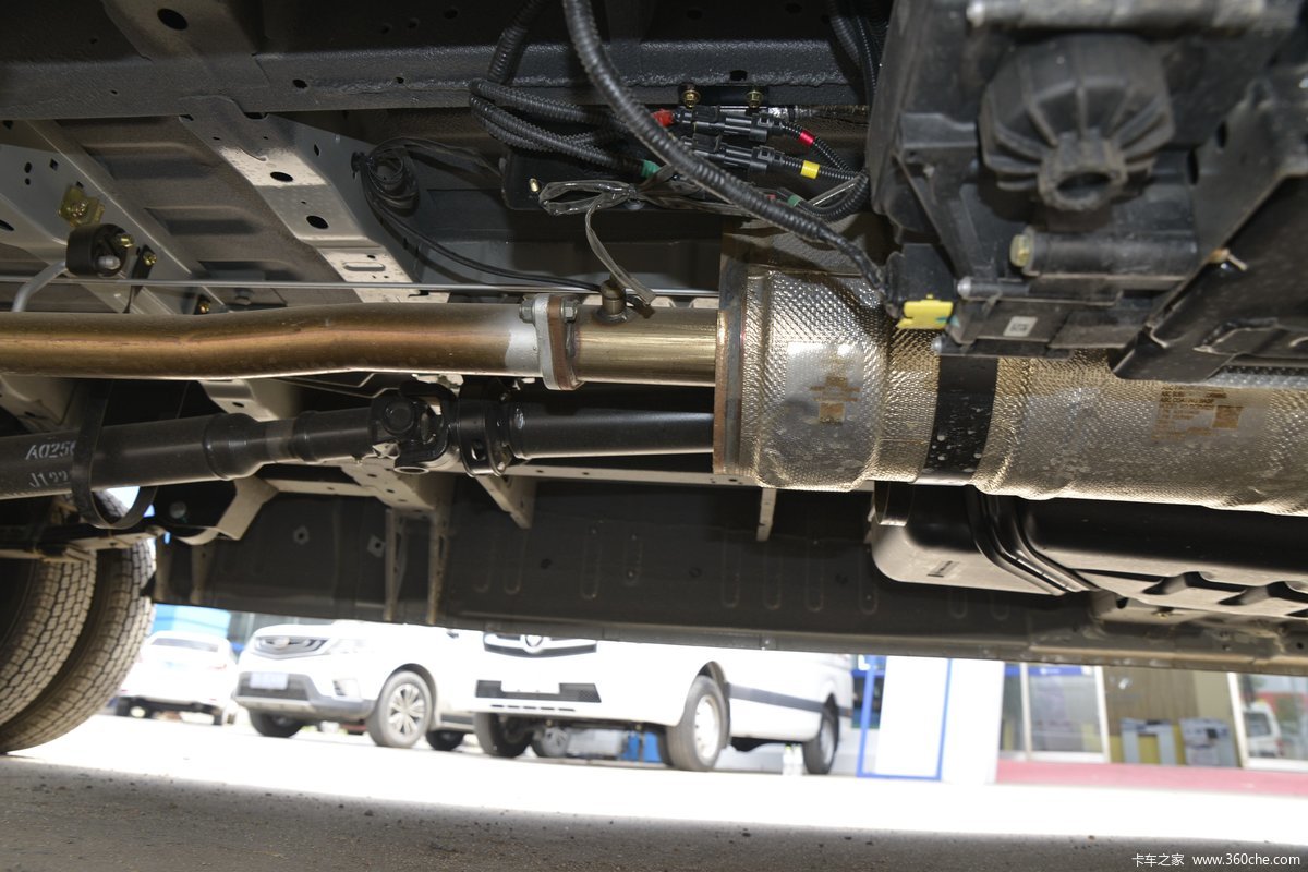 8t柴油长轴封闭货车>底盘> > 福田商务车 > 图雅诺e > 福田商务车 图