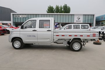 五菱荣光新卡基本型15l107马力汽油245米双排栏板微卡lzw1028sp6