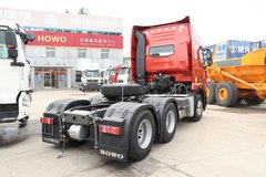 中国重汽 HOWO T7H重卡 440马力 6X4危化品牵引车(重汽16挡铝壳)(ZZ4257V324HE1W)