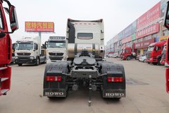 中国重汽 HOWO T7H重卡 440马力 6X4 LNG牵引车(国六)(ZZ4257V384HF1LB)