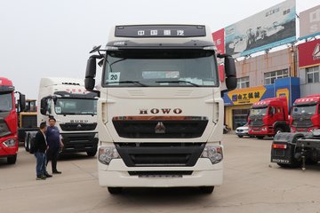 中国重汽 HOWO T7H重卡 440马力 6X4 LNG牵引车(带液缓)(国六)(ZZ4257V384HF1LB)