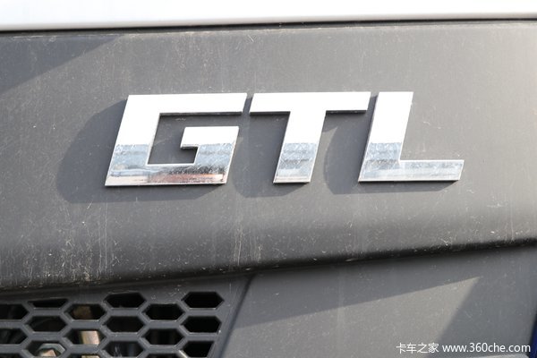 2台欧曼GTL510马力牵引车成功交付客户