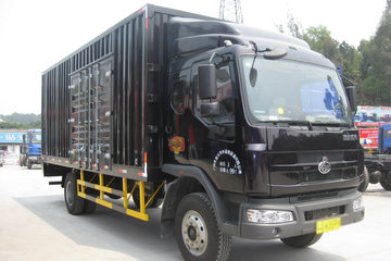 东风柳汽 乘龙609中卡 160马力 4X2 6.8米厢式载货车(LZ5121XXYLAP)