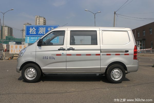 五菱荣光s五座封闭货车国六排放标准店内现车欢迎咨询